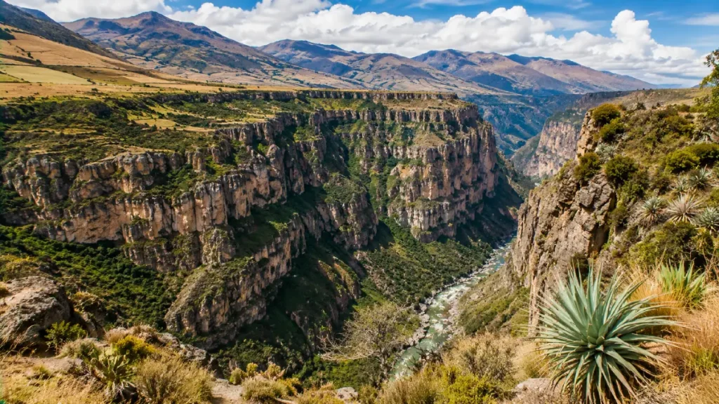 Cañón de Autisha y Cañón del Colca: Comparativa de Dos Destinos IncreÃbles